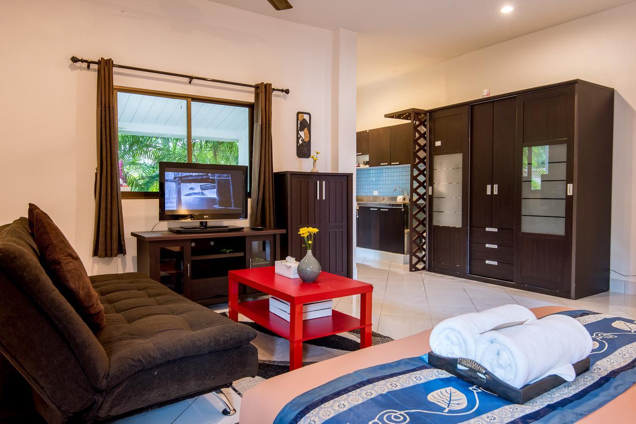 Tananza Resort & Homestay Phuket Nai Harn Extérieur photo